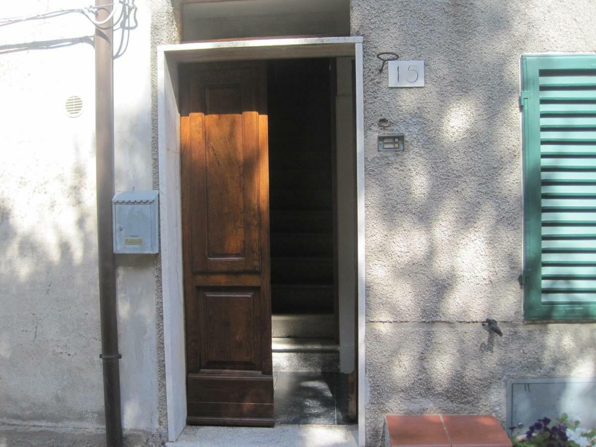Ferienwohnung La Casa Di Antonella Vetulonia Exterior foto